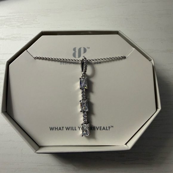 BP Silver Necklace with Cubic Zirconia Details - Picture 2 of 3